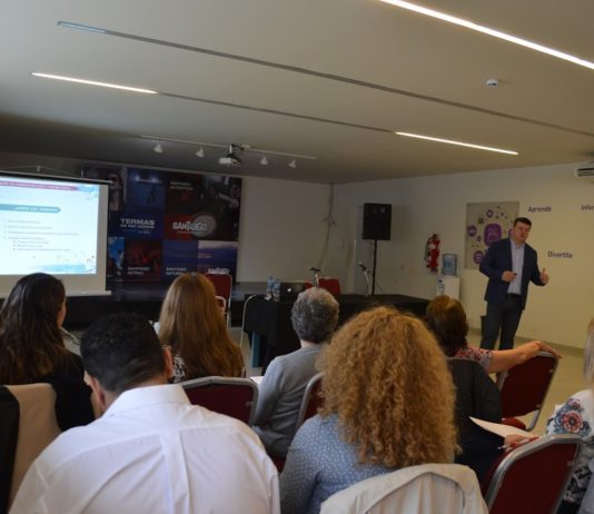 Lic. Jesús Ares Vázquez, director de YU TRAVEL Junto a empresarios en Termas de Río Hondo