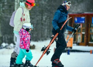 Con intensas nevadas, el cerro Chapelco inauguró la temporada invernal 2022