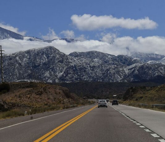 El circuito de la alta montaña mendocina ofrece imponentes formaciones, paisajes y experiencias