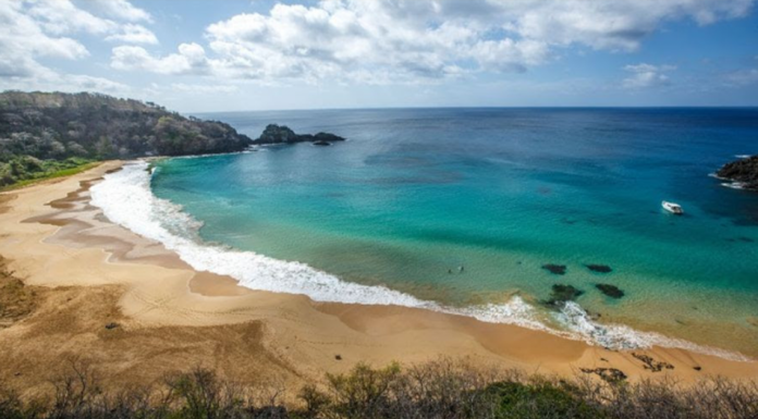 Baía do Sancho, en Fernando de Noronha, es votada como la mejor playa del mundo, según los viajeros