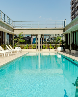 Un verano para quedarse en casa: staycations en las alturas de Recoleta