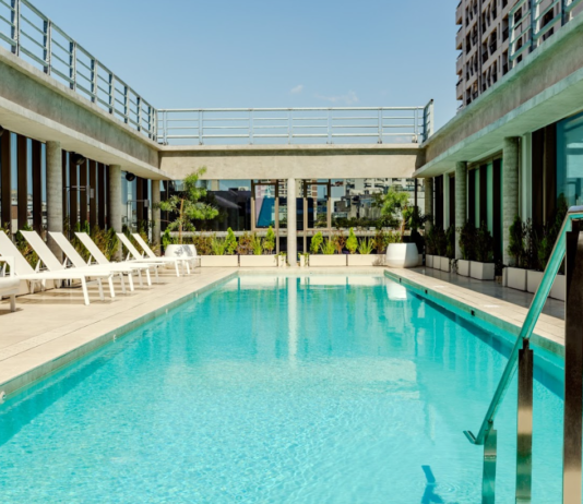 Un verano para quedarse en casa: staycations en las alturas de Recoleta