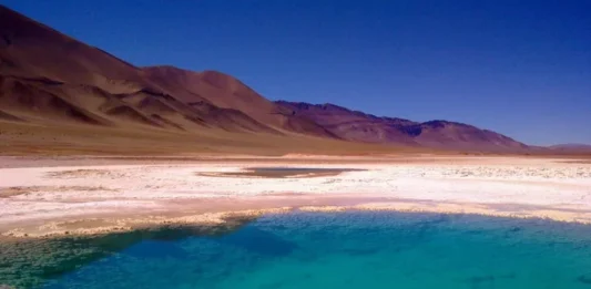 Turismo en Argentina: es un pueblito de 300 habitantes y tiene paisajes de película